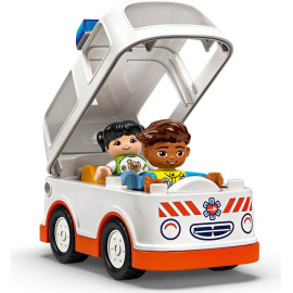 LEGO DUPLO 10447 Karetka z kierowcą