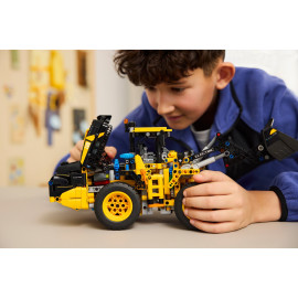LEGO TECHNIC 42209 Ładowarka kołowa Volvo L120 Electric