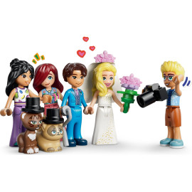 LEGO FRIENDS 42704 Grand Hotel w mieście Heartlake