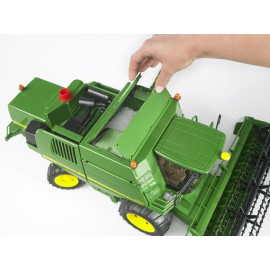 BRUDER Kombajn John Deere 02132